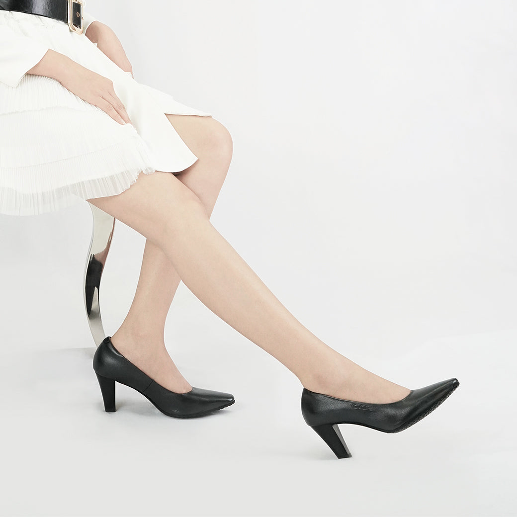Pierre Cardin รองเท้าผู้หญิง รองเท้าส้นสูง รองเท้าส้นสูงทรง Pump นุ่มสบาย ผลิตจากหนังแท้ สีบรอนซ์ทอง ไซส์ | High-heels Shoes - 23WD316