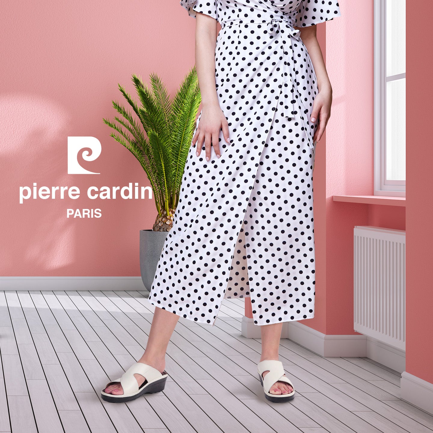 Pierre Cardin รองเท้าแตะผู้หญิง หนังแท้ นุ่มสบาย ทรงสวม/มีหู สีขาว รุ่น 26SS409
