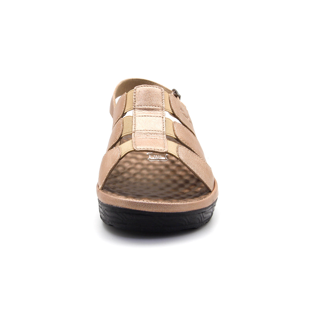Pierre Cardin รองเท้าผู้หญิง รองเท้าแตะแบบลำลองหญิง รองเท้าส้นแบนแบบรัดส้น นุ่มสบาย ผลิตจากหนังแท้ สีบรอนซ์ทอง ไซส์ 21SS242