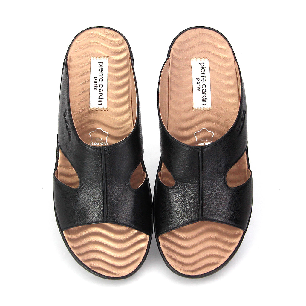 Pierre Cardin รองเท้าแตะผู้หญิง หนังแท้ นุ่มสบาย ทรงสวม/มีหู สี น้ำตาลอ่อน รุ่น 21SS244