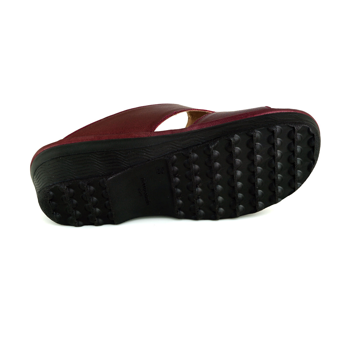 Pierre Cardin รองเท้าแตะผู้หญิง หนังแท้ นุ่มสบาย ทรงสวม/มีหู สี น้ำตาลอ่อน รุ่น 21SS244