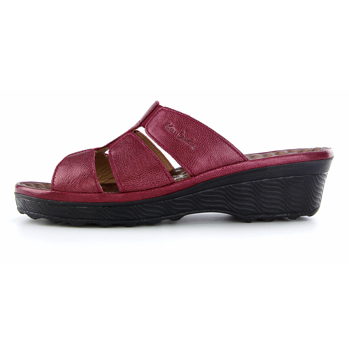 Pierre Cardin รองเท้าแตะหนังแท้ ทรงสวม สีแดงเบอร์รี่ ไซส์ 36–42 รุ่น 21SS245