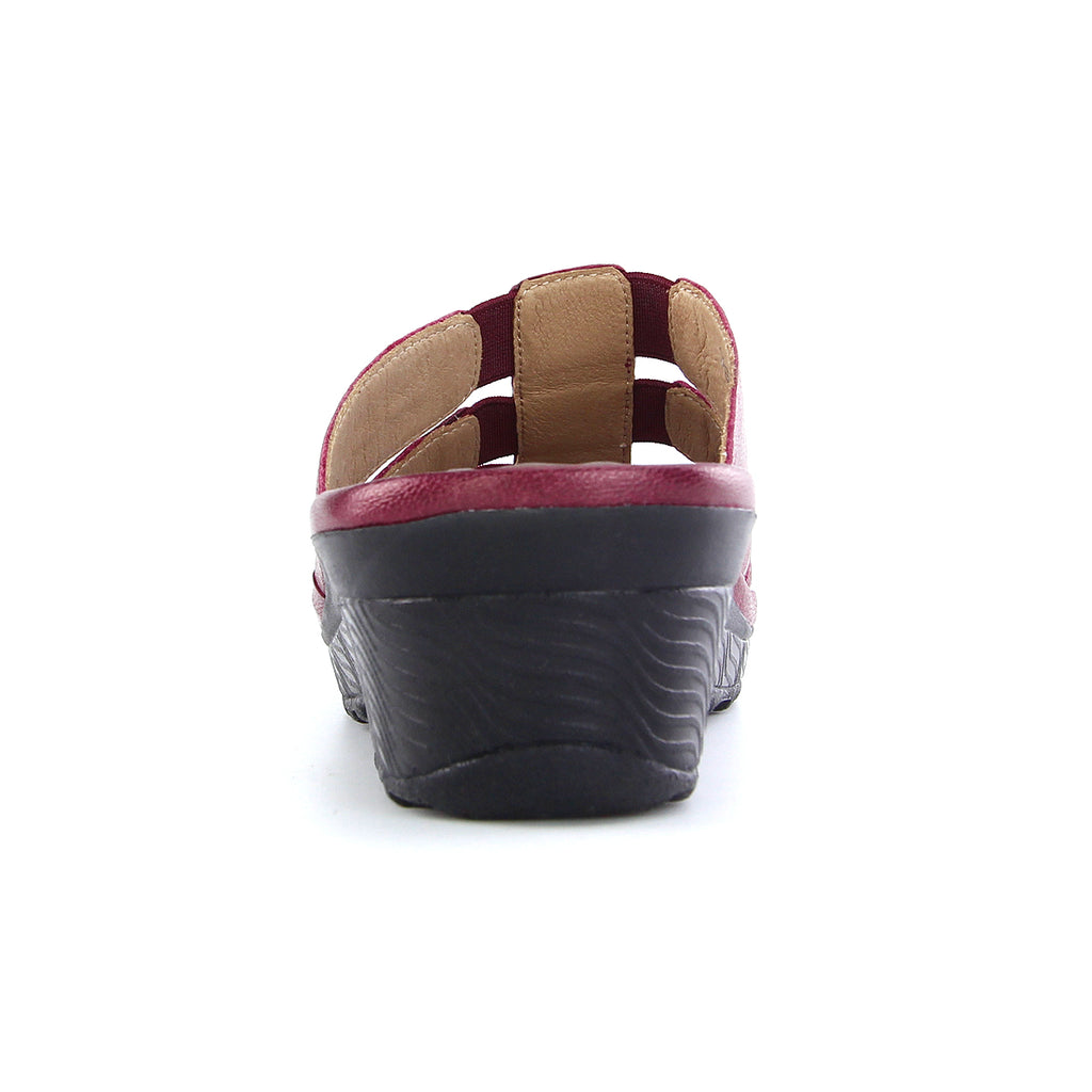 Pierre Cardin รองเท้าแตะหนังแท้ ทรงสวม สีแดงเบอร์รี่ ไซส์ 36–42 รุ่น 21SS245