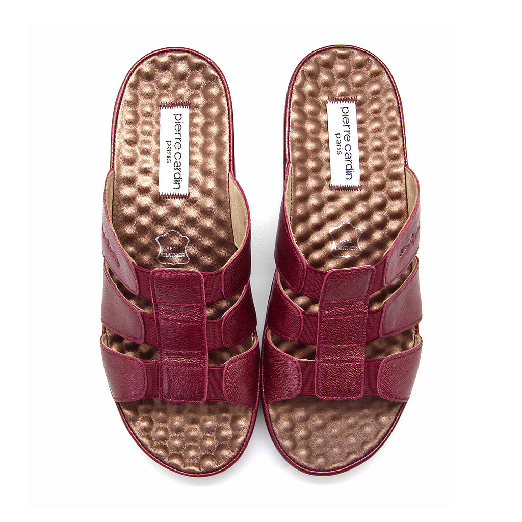 Pierre Cardin รองเท้าแตะหนังแท้ ทรงสวม สีแดงเบอร์รี่ ไซส์ 36–42 รุ่น 21SS245