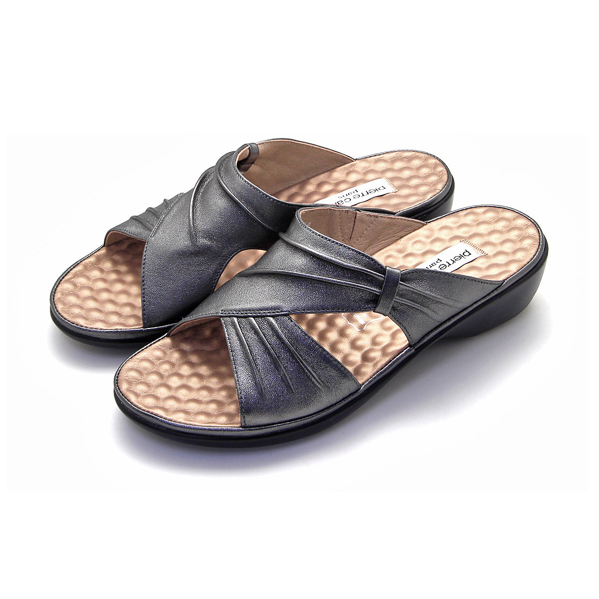 Pierre Cardin รองเท้าแตะผู้หญิง เพื่อสุขภาพ นุ่มสบาย ผลิตจากหนังแท้ สีเทา รุ่น 23SS294