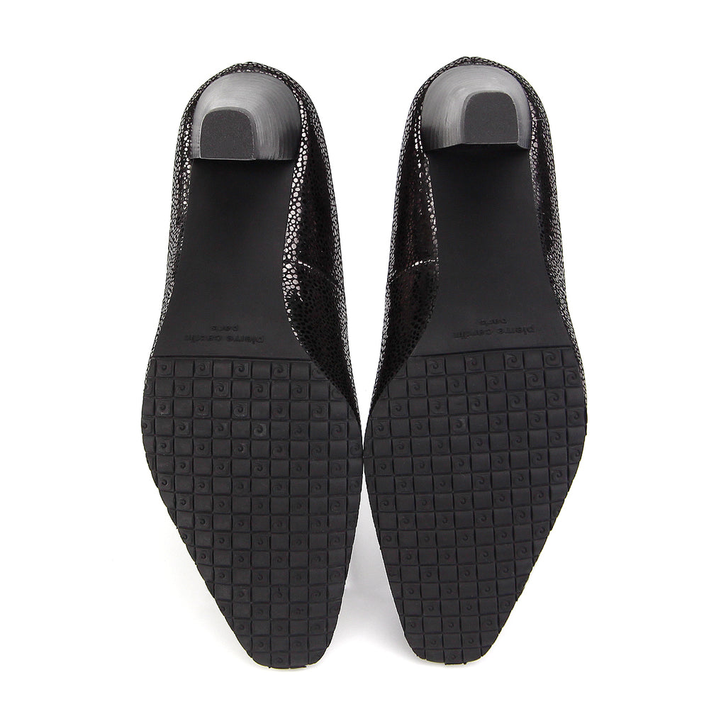 Pierre Cardin รองเท้าผู้หญิง รองเท้าส้นสูง รองเท้าส้นสูงทรง Pump นุ่มสบาย ผลิตจากหนังแท้ สีบรอนซ์ทอง ไซส์ 23WD314