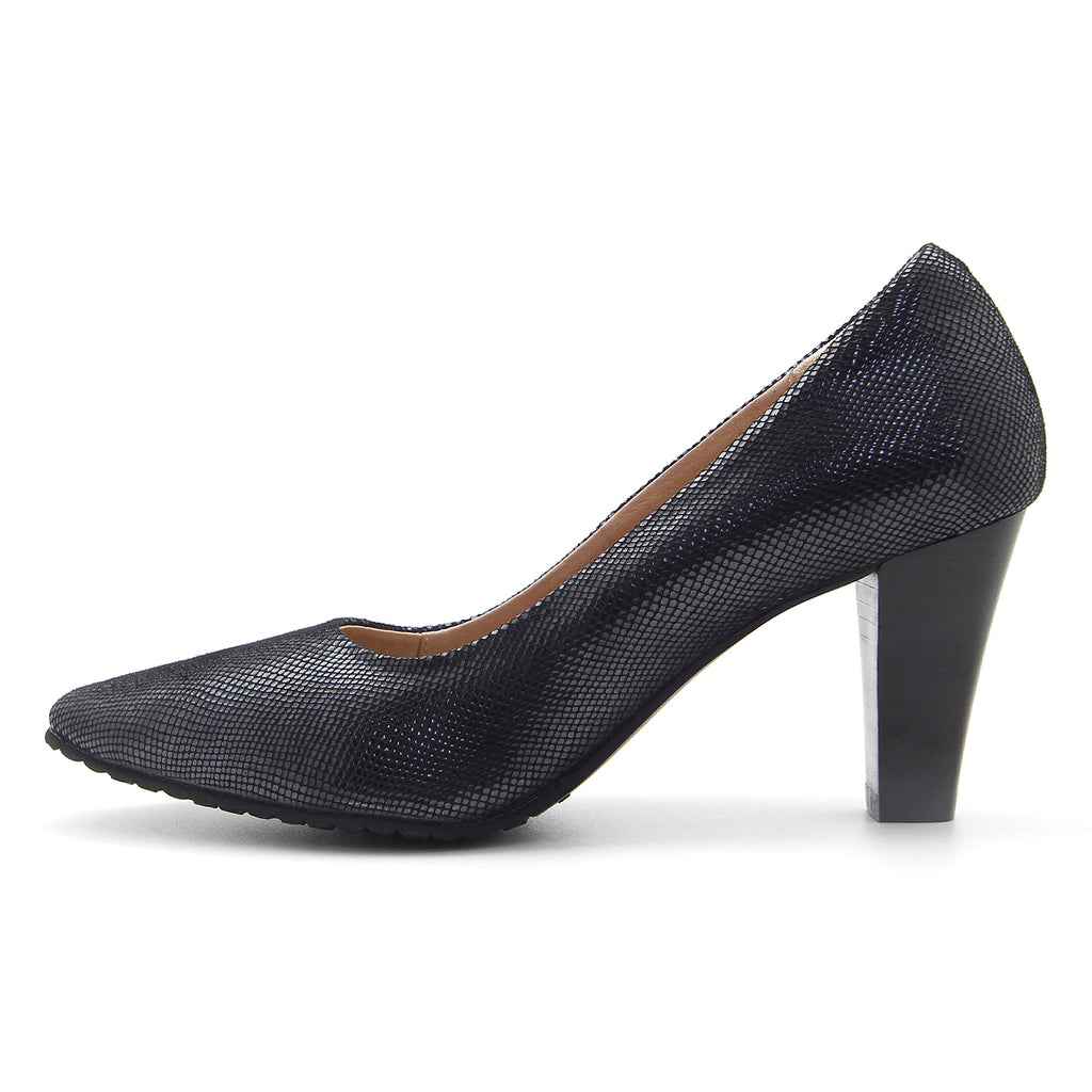 Pierre Cardin รองเท้าผู้หญิง รองเท้าส้นสูง รองเท้าส้นสูงทรง Pump นุ่มสบาย ผลิตจากหนังแท้ สีบรอนซ์ทอง ไซส์ | High-heels Shoes - 23WD315