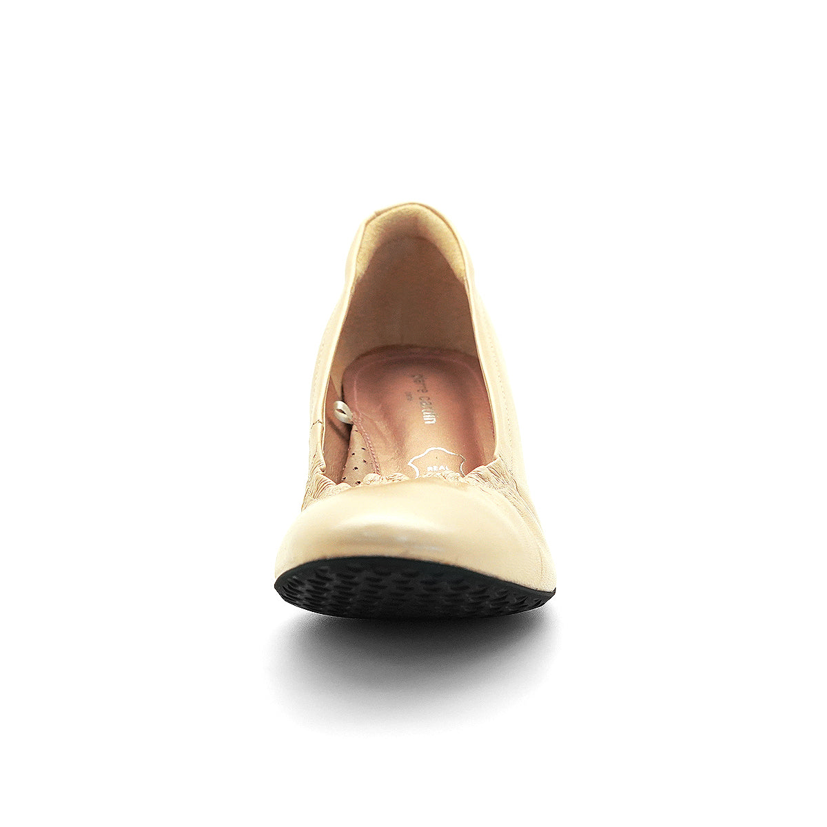 Pierre Cardin รองเท้าผู้หญิง รองเท้าส้นสูง รองเท้าส้นสูงทรง Pump นุ่มสบาย ผลิตจากหนังแท้ สีดำเงา รุ่น 24SD323