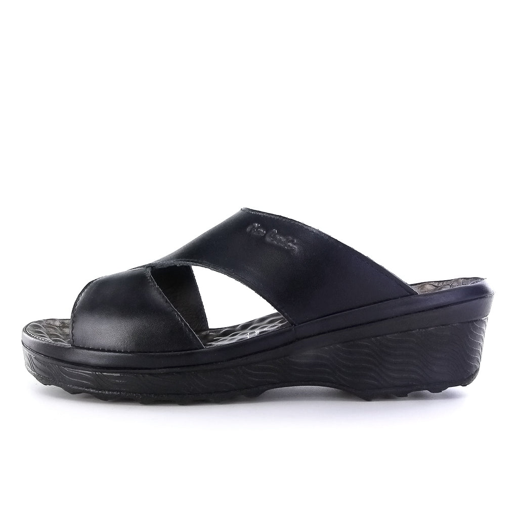 Pierre Cardin รองเท้าแตะผู้หญิง หนังแท้ นุ่มสบาย ทรงสวม/มีหู สีขาว รุ่น 26SS409