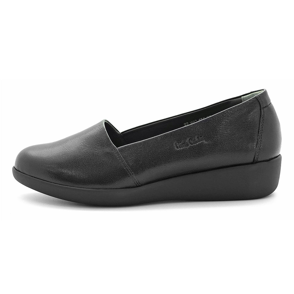 Pierre Cardin รองเท้าผู้คัทชูหญิง ส้นแบน นุ่มสบาย ผลิตจากหนังแท้ สีดำ รุ่น 27WC455