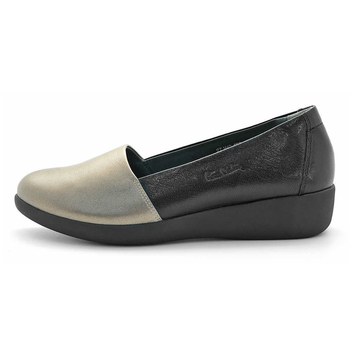 Pierre Cardin รองเท้าผู้คัทชูหญิง ส้นแบน นุ่มสบาย ผลิตจากหนังแท้ สีดำ รุ่น 27WC455