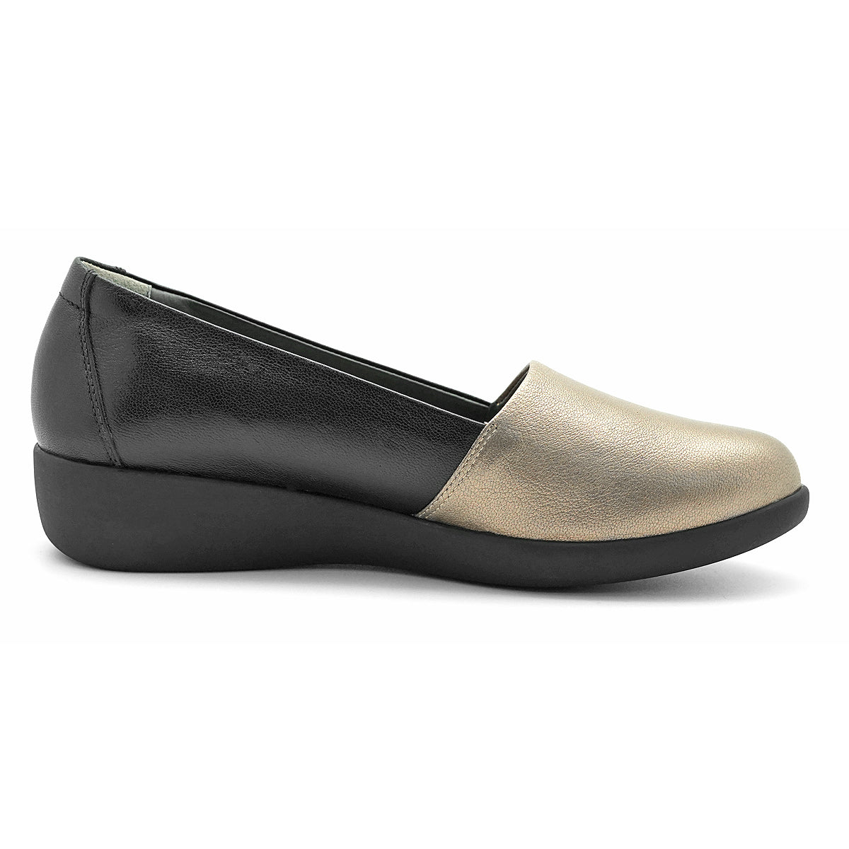 Pierre Cardin รองเท้าผู้คัทชูหญิง ส้นแบน นุ่มสบาย ผลิตจากหนังแท้ สีดำ รุ่น 27WC455