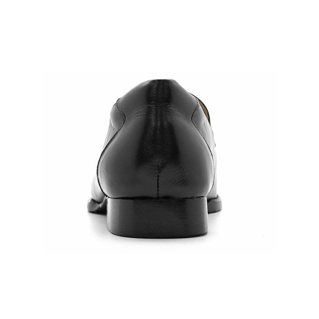 Pierre Cardin รองเท้าคัทชูผู้หญิง ส้นแบน ผลิตจากหนังแท้ สีดำ รุ่น 30TC113