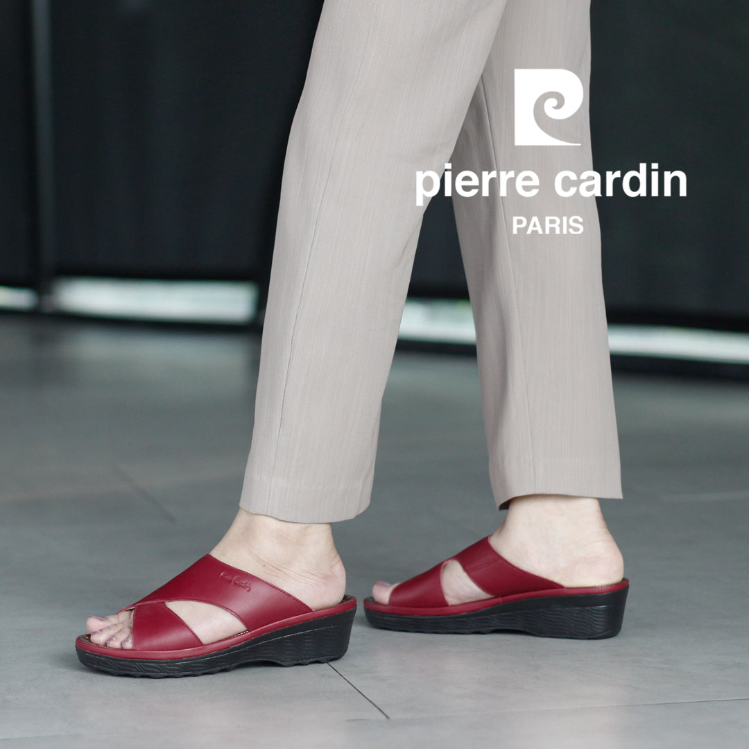 Pierre Cardin รองเท้าแตะผู้หญิง หนังแท้ นุ่มสบาย ทรงสวม/มีหู สีขาว รุ่น 26SS409