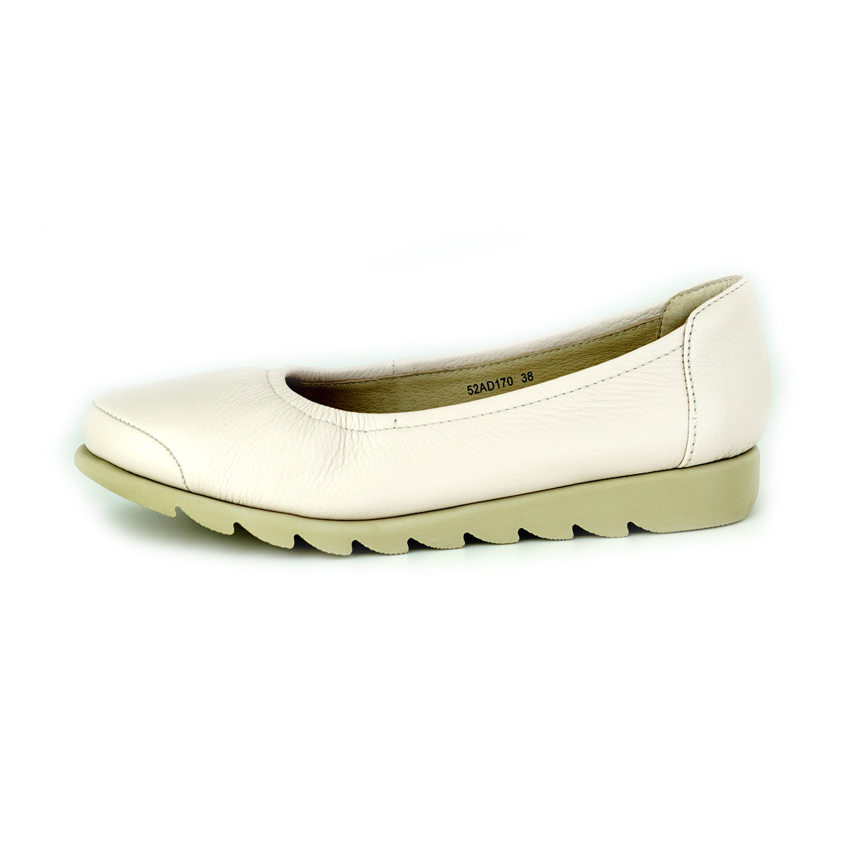 Pierre Cardin รองเท้าคัทชูผู้หญิง ส้นแบน นุ่มสบาย ผลิตจากหนังแท้ สีเบจ รุ่น 52AD170