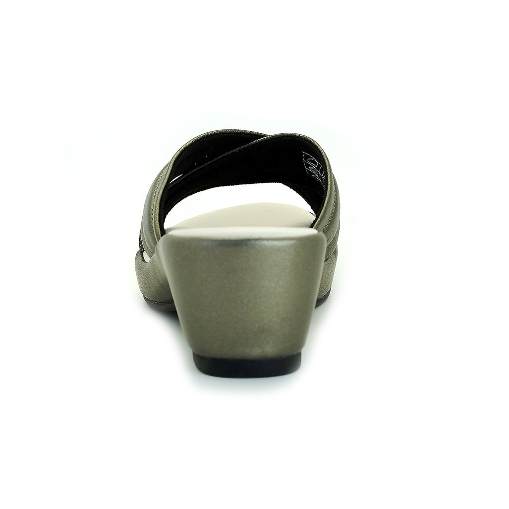 Pierre Cardin รองเท้าผู้หญิง รองเท้าแตะ รองเท้าแตะเพื่อสุขภาพ นุ่มสบาย ผลิตจากหนังแท้ สีเทา รุ่น 53BS151