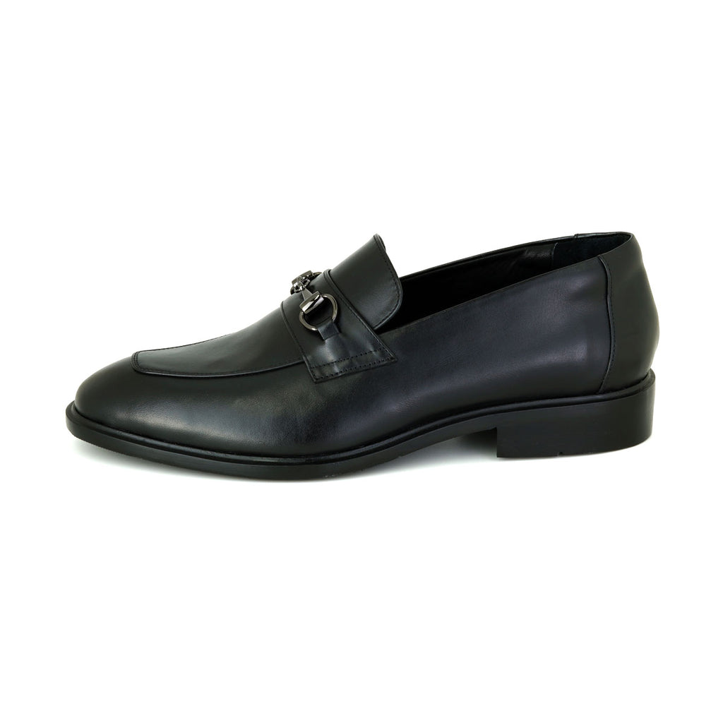 Pierre Cardin รองเท้าผู้ชาย รองเท้าโลฟเฟอร์และรองเท้าแบบสวม, นุ่มสบาย ผลิตจากหนังแท้ สีดำ รุ่น 83TD161